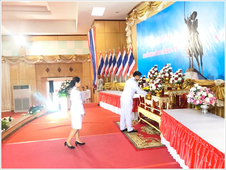 ﻿สำนักงานบังคับคดีจังหวัดยโสธรร่วมพิธีวางพานพุ่มดอกไม้สด เนื่องในวันสมเด็จพระเจ้าตากสินมหาราช ประจำปี 2562